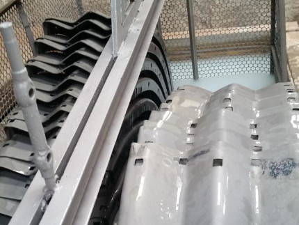 Pintura em cercamento industrial